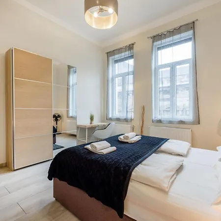 Your 3-bdrm At Szimpla Kert *