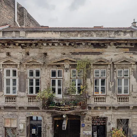 Your 3-bdrm At Szimpla Kert *