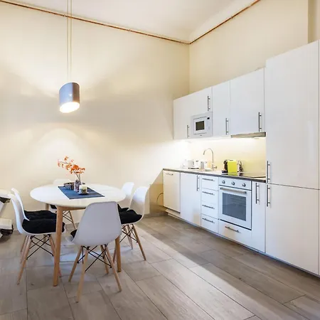 Your 3-bdrm At Szimpla Kert * Budapeşte