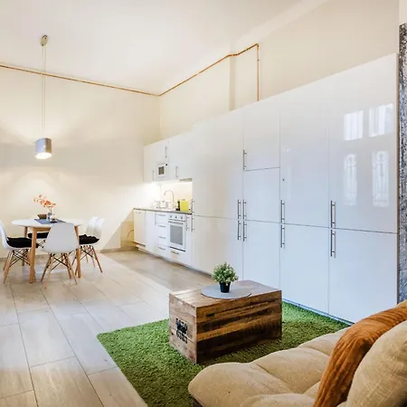 Daire Your 3-bdrm At Szimpla Kert