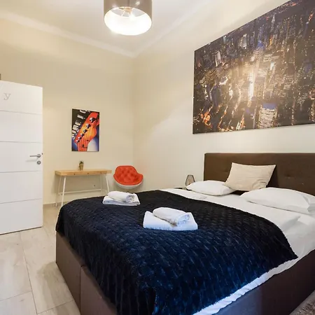 Your 3-bdrm At Szimpla Kert * Budapeşte