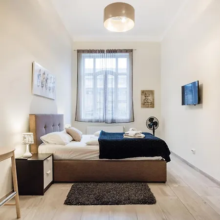 Your 3-bdrm At Szimpla Kert Daire Budapeşte