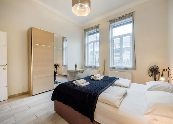 Your 3-bdrm At Szimpla Kert *