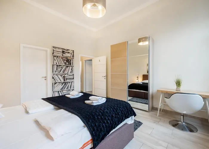 Apartman Your 3-bdrm At Szimpla Kert *