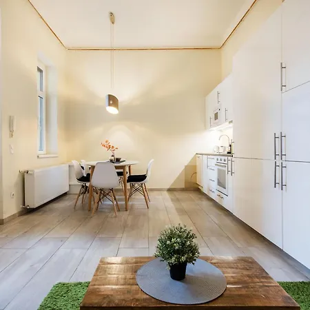 Your 3-bdrm At Szimpla Kert Budapeste