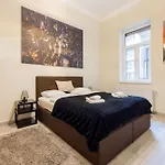 Your 3-bdrm At Szimpla Kert *